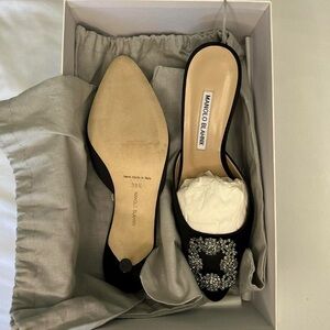 MANOLO BLAHNIK- Black Hangisimu 50 Heeled Sandals
